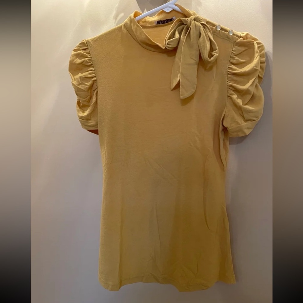 Forever 21 turtleneck t-shirt
